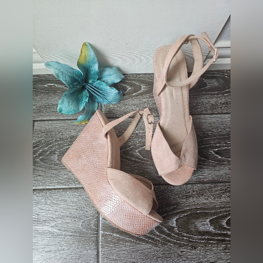 Chinese Laundry Ankle Strap, Platform Wedge Sandal